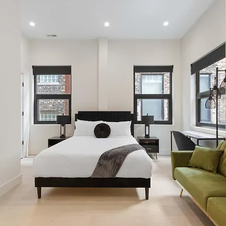 River North Private Deck With In And Out Parking * Chicago