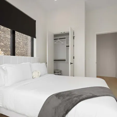 River North Private Deck With In And Out Parking Apartment