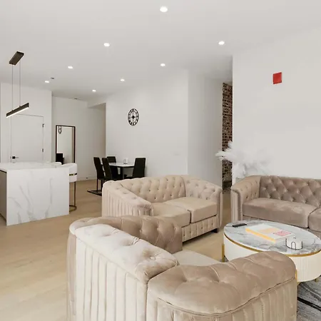 River North Private Deck With In And Out Parking * Chicago