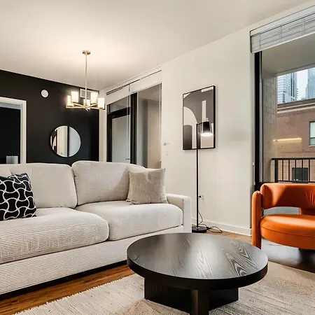 Apartment Boulevard 5 Mins To Magnificent Mile & River North
