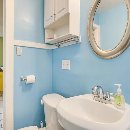 Less Than 2 Mi To Uchicago Near Bus Stops! Apartment