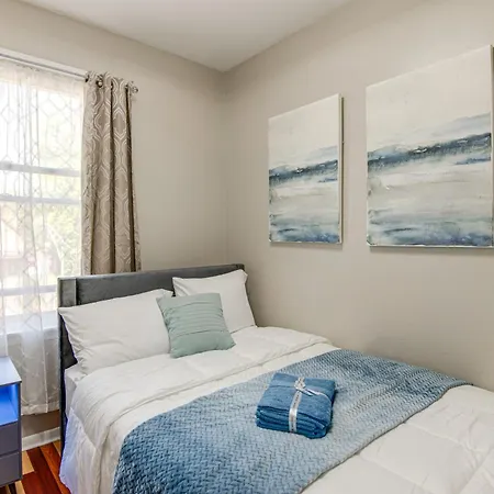 2 Mi To South Shore Unit With Balcony And Yard! Apartment Chicago