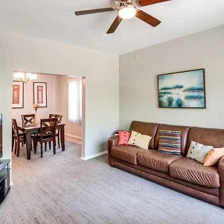 2 Mi To South Shore Unit With Balcony And Yard! Apartment