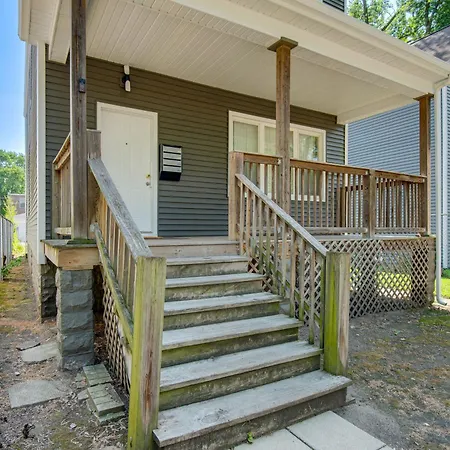Apartment 2 Mi To South Shore Unit With Balcony And Yard! *