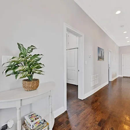 Modern, Spacious 3br Minutes To Downtown!