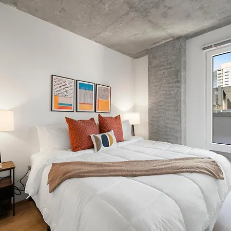 Group-ready 3br Sleek Design & Great Location *