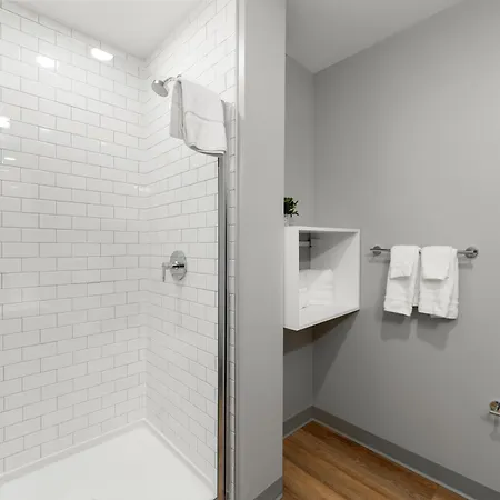Hotel Group-ready 3br Sleek Design & Great Location *