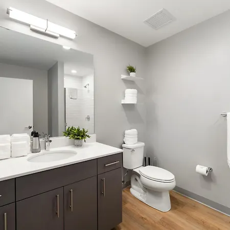 4br Corporate And Modern Chicago