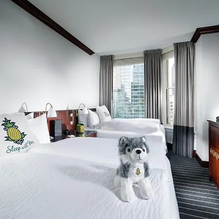 Hotel Staypineapple, An Iconic Hotel, The Loop Chicago