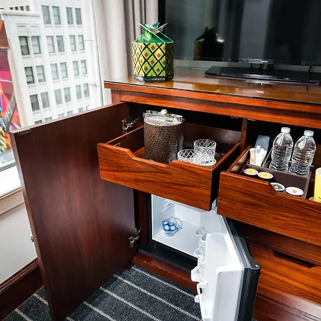 Staypineapple, An Iconic Hotel, The Loop Hotel 4*