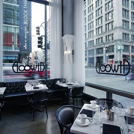 Staypineapple, An Iconic Hotel, The Loop Chicago