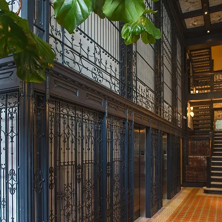 Staypineapple, An Iconic Hotel, The Loop Hotel 4*