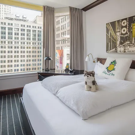 Staypineapple, An Iconic Hotel, The Loop 4*