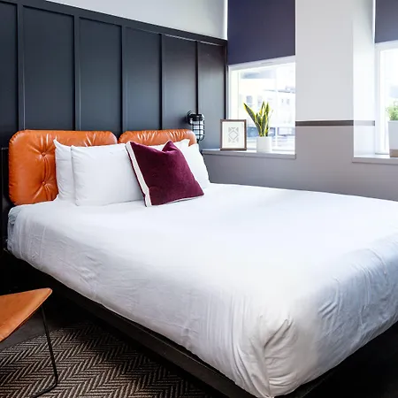 Hotel The Collection River North 3*