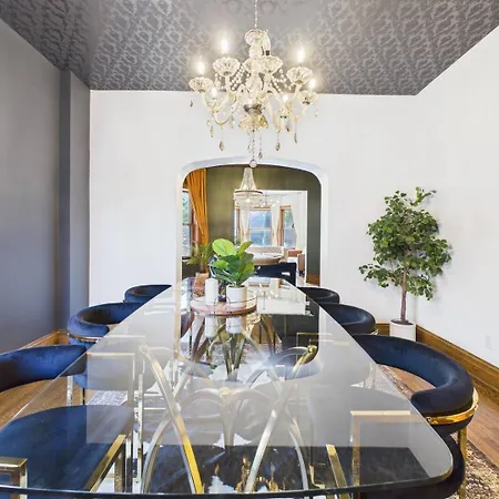 Addison Elite Art Deco Retreat Garage Apartment Chicago
