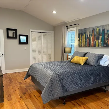 Modern Luxury Master Bedroom Apartment