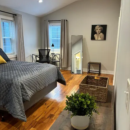 Apartment Modern Luxury Master Bedroom *