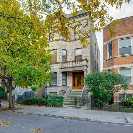 Pet-friendly With Pool Table Walk To Wrigley Field *