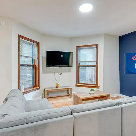 Pet-friendly With Pool Table Walk To Wrigley Field Chicago