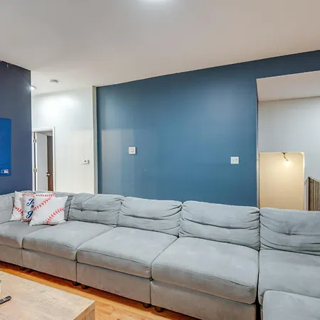 Holiday home Pet-friendly With Pool Table Walk To Wrigley Field Chicago