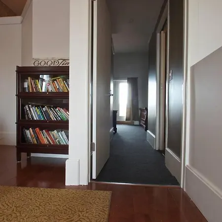 Amazing Wicker Park Penthouse With Skyline Views