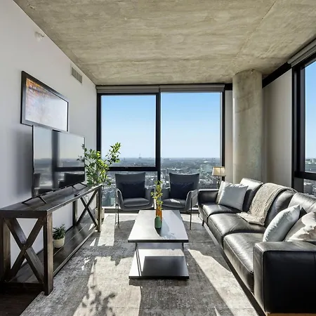 2br Designer Loft Modern Luxe In Center Chicago