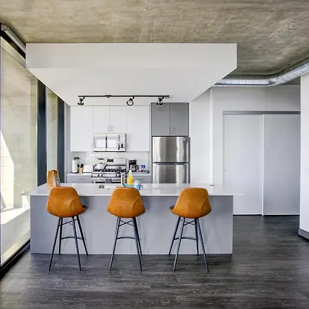 2br Designer Loft Modern Luxe In Center Apartment *