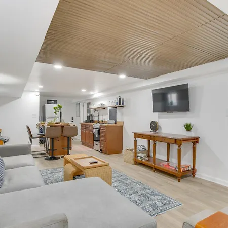 2 Mi To Logan Square: Pet-friendly Urban Oasis! Apartment