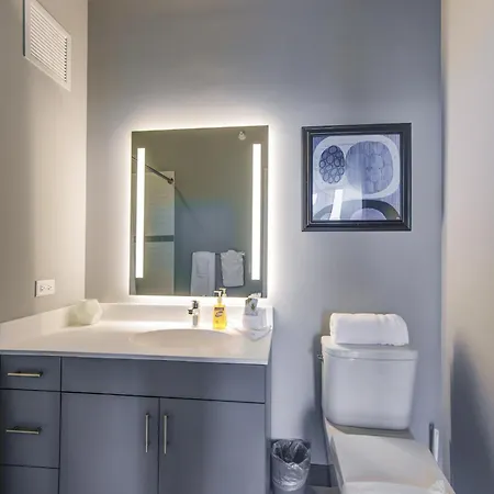 2br Designer Loft Modern Luxe In Center