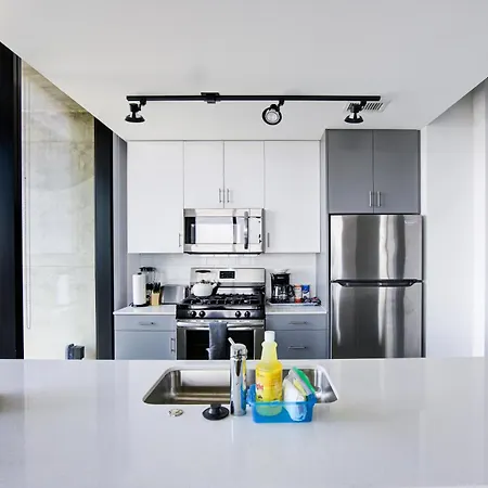 Apartment 2br Designer Loft Modern Luxe In Center