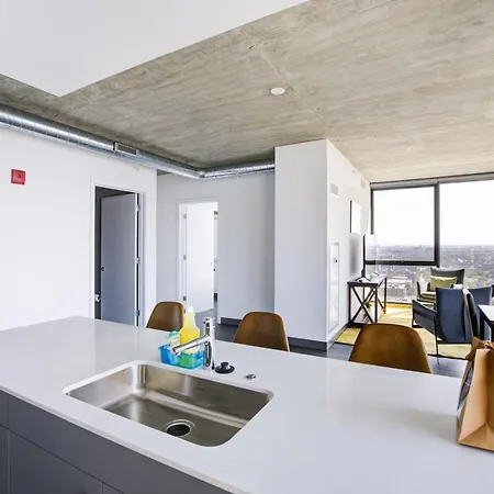 2br Designer Loft Modern Luxe In Center Chicago
