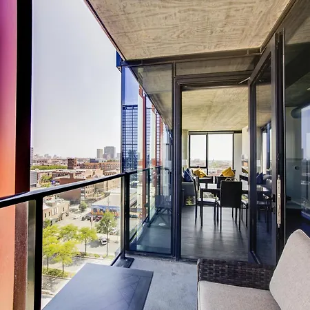2br Designer Loft Modern Luxe In Center *