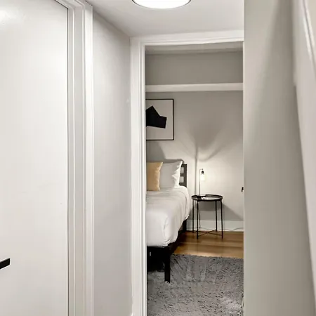 Spacious 4br Retreat - Chase E1 Chicago