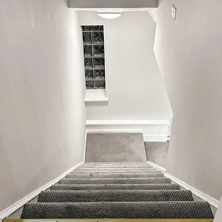 Spacious 4br Retreat - Chase E1 Apartment *