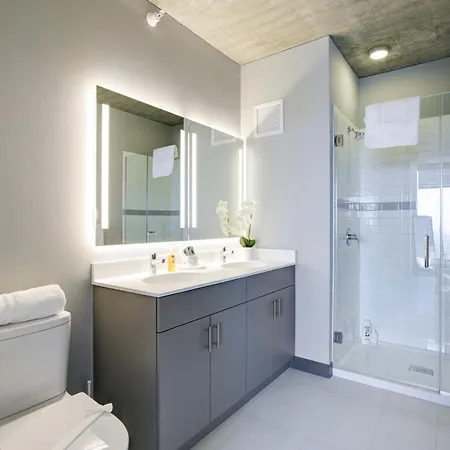 2br Designer Loft Modern Luxe In Center Apartment *