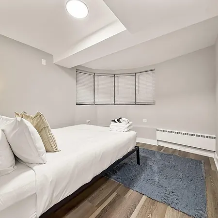 Spacious 4br Retreat - Chase E1 Chicago