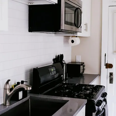 Sleeps 26 • Modern Multi-unit • Gym • Workspaces Holiday home Chicago