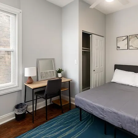 Prime Wrigley Spot Workspace Apartment