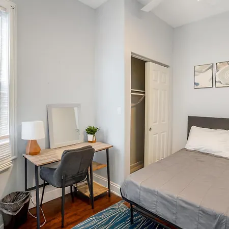Prime Wrigley Spot Workspace Apartment
