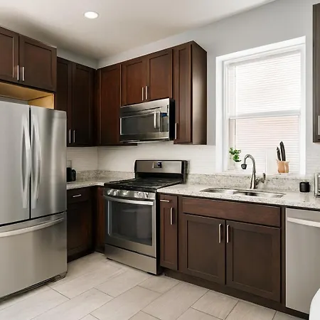 Apartment Prime Wrigley Spot Workspace *