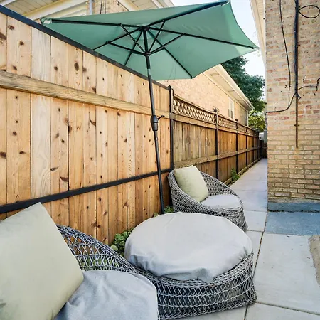 2 Mi To Logan Square: Pet-friendly Urban Oasis! Apartment