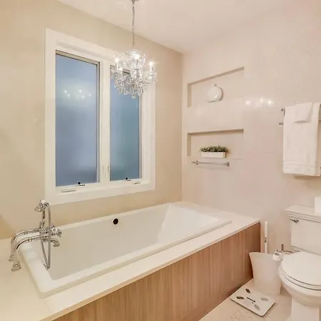 Hello Again, Chicago! Holiday home