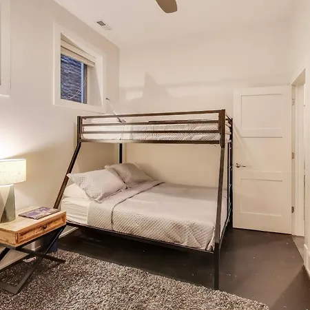Hello Again, Chicago! Holiday home