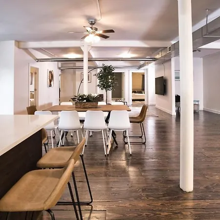 Apartment Mccormick 4br Huge Unit W/ Pool Table | Sleeps 10 *