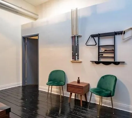 Luxury 5br South Loop, Mccormick Place, Pool Table Apartment