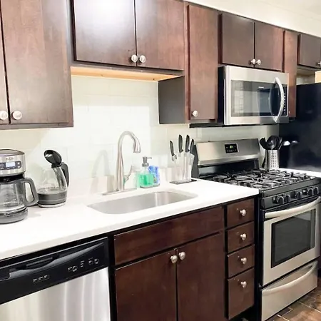 Apartment Mccormick 3br Spacious Unit, Optional Parking With Ping-pong Chicago