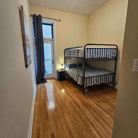 Apartment Gold Coast Downtown Sleeps 20 *