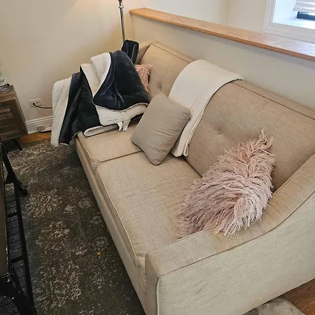Gold Coast Downtown Sleeps 20