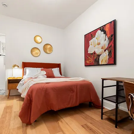 Apartment In Wrigley Close To The Field & Food Chicago
