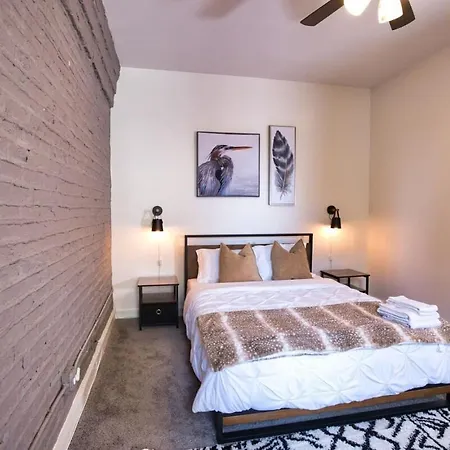Apartment Mccormick 4br Huge Unit W/ Pool Table | Sleeps 10